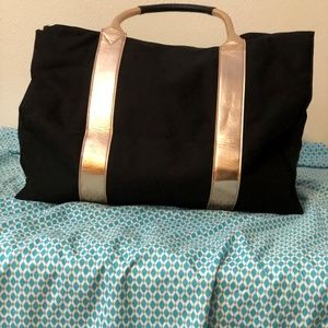 Large metallic tote